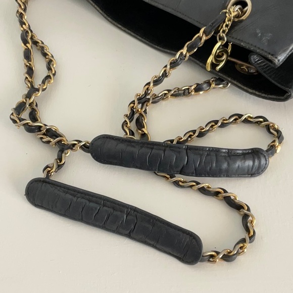 Vintage Chanel Tote, 100% Authentic, 14 x 14 - Picture 6 of 15